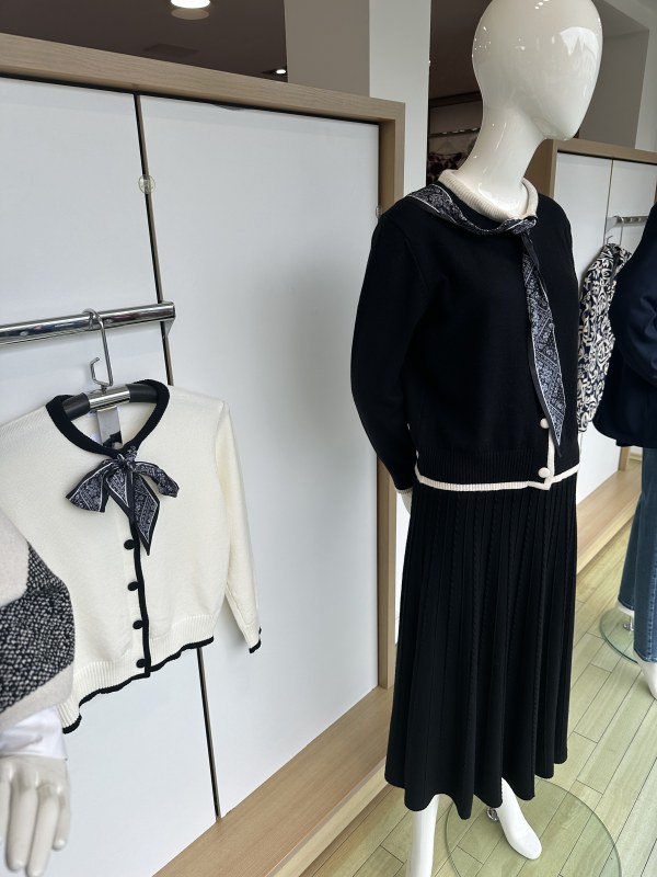 Damenmode Deko Foto 3